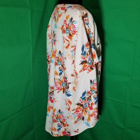 Torrid Top Plus Size 0 Harper Ivory Floral V Neck Pockets Flutter Sleeves Office - Picture 4 of 7